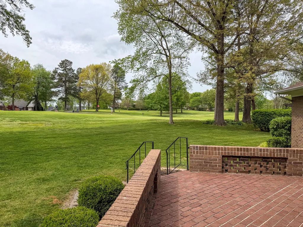 1517 Gleneagles Drive Paducah KY 42001