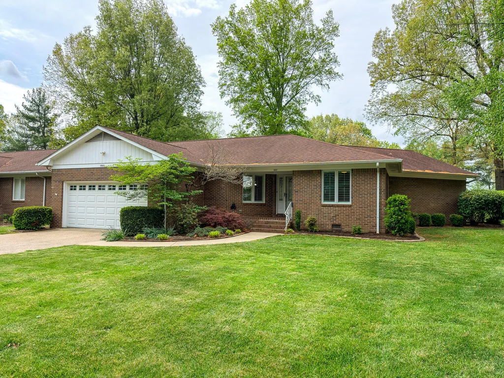 1517 Gleneagles Drive Paducah KY 42001
