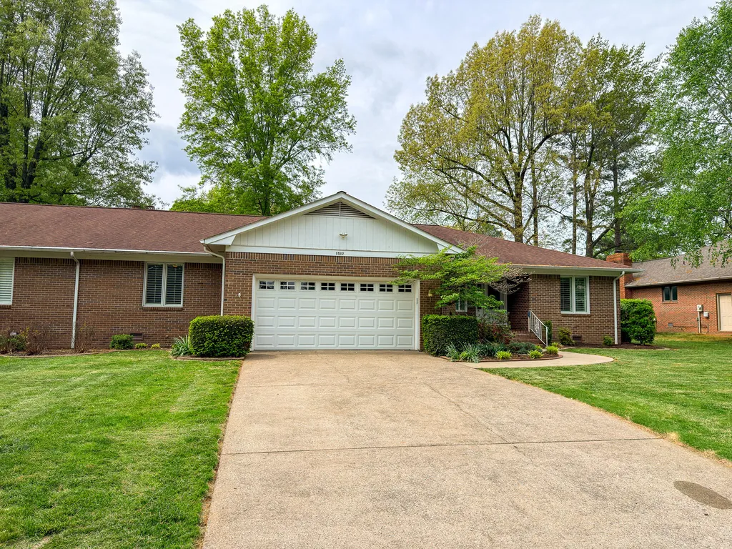 1517 Gleneagles Drive Paducah KY 42001
