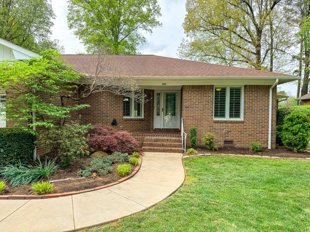 1517 Gleneagles Drive Paducah KY 42001