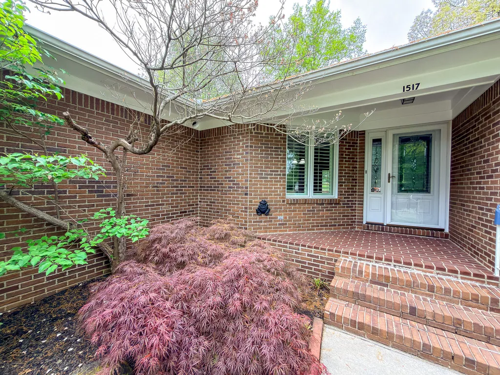 1517 Gleneagles Drive Paducah KY 42001