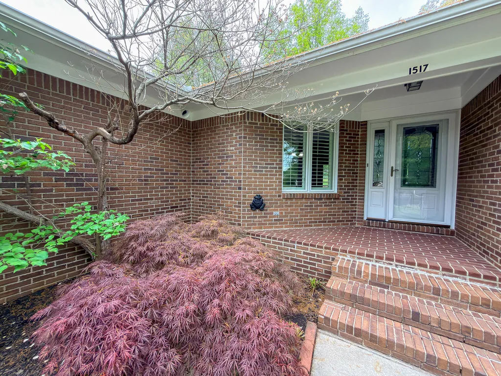 1517 Gleneagles Drive Paducah KY 42001