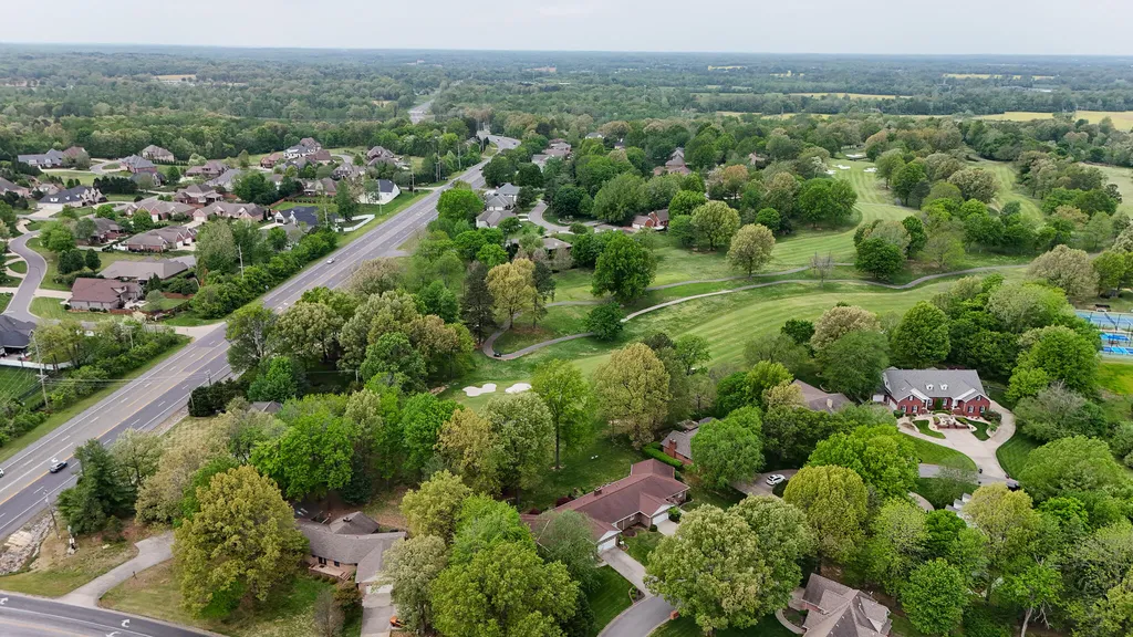 1517 Gleneagles Drive Paducah KY 42001