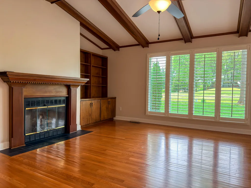 1517 Gleneagles Drive Paducah KY 42001