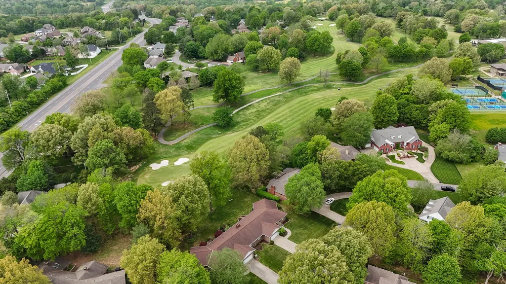 1517 Gleneagles Drive Paducah KY 42001