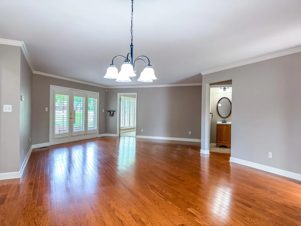 1517 Gleneagles Drive Paducah KY 42001