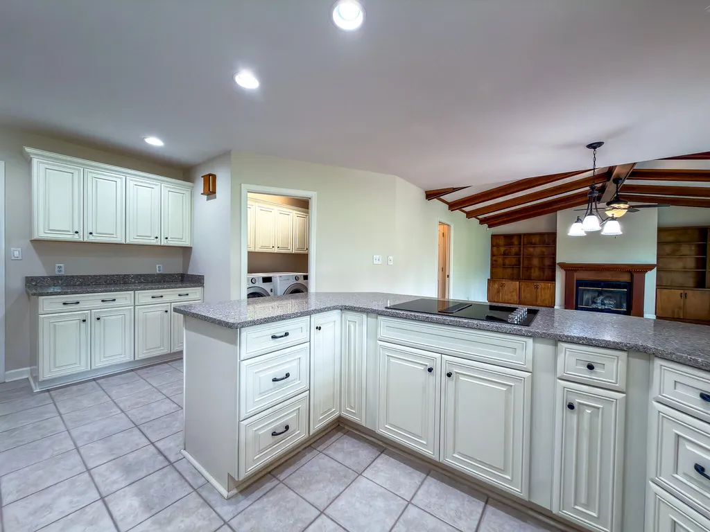 1517 Gleneagles Drive Paducah KY 42001