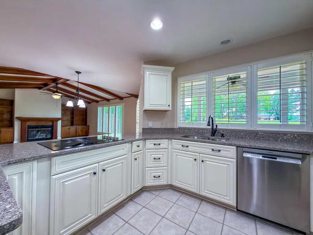 1517 Gleneagles Drive Paducah KY 42001