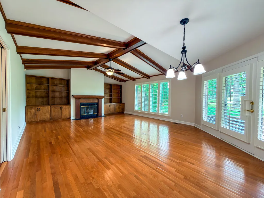 1517 Gleneagles Drive Paducah KY 42001