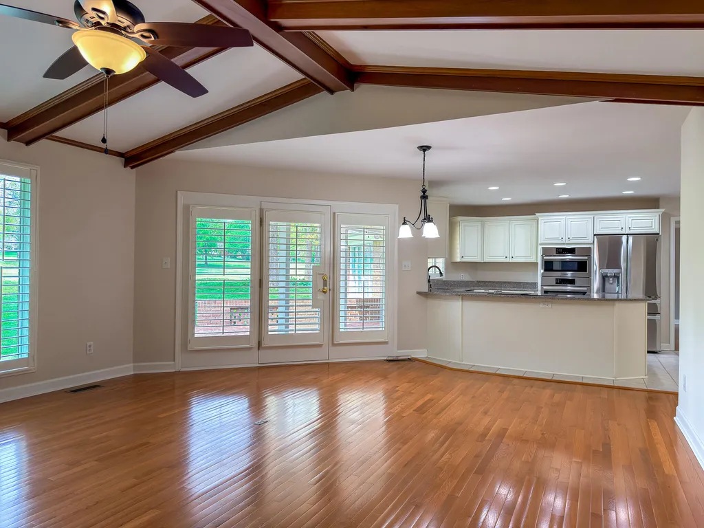 1517 Gleneagles Drive Paducah KY 42001