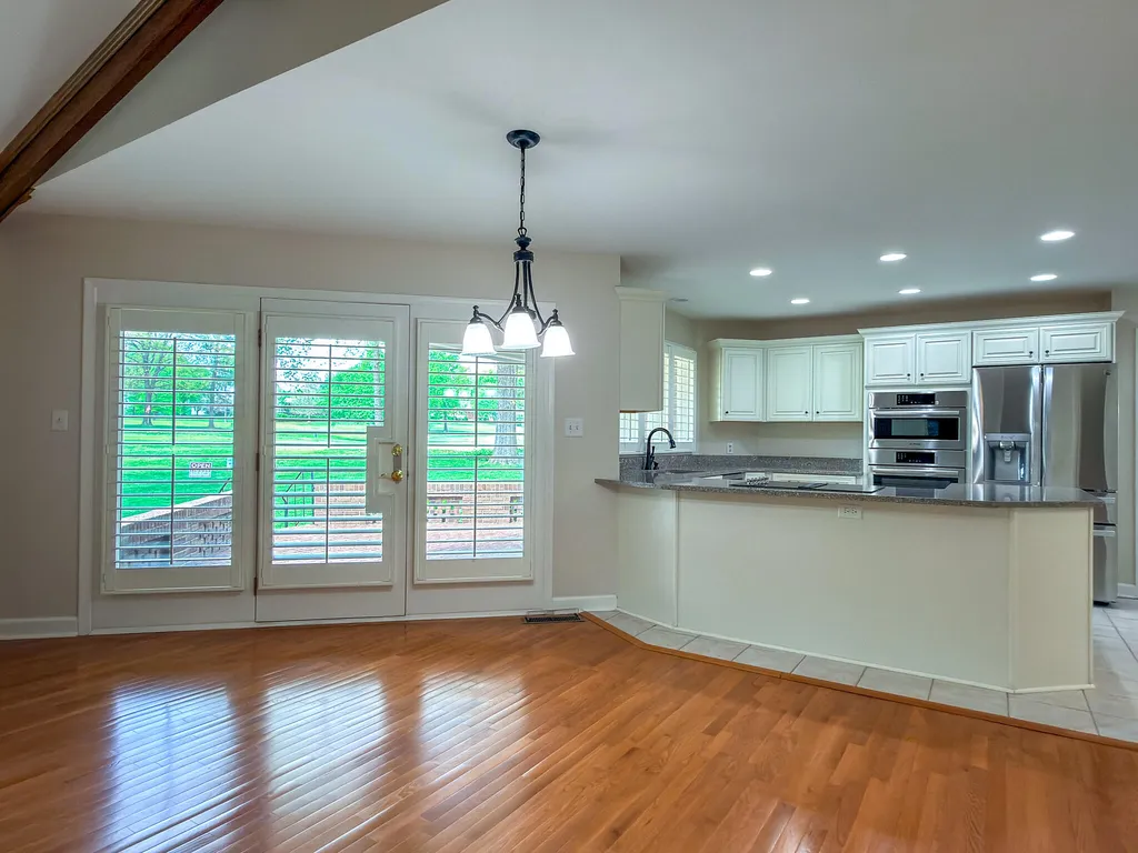 1517 Gleneagles Drive Paducah KY 42001