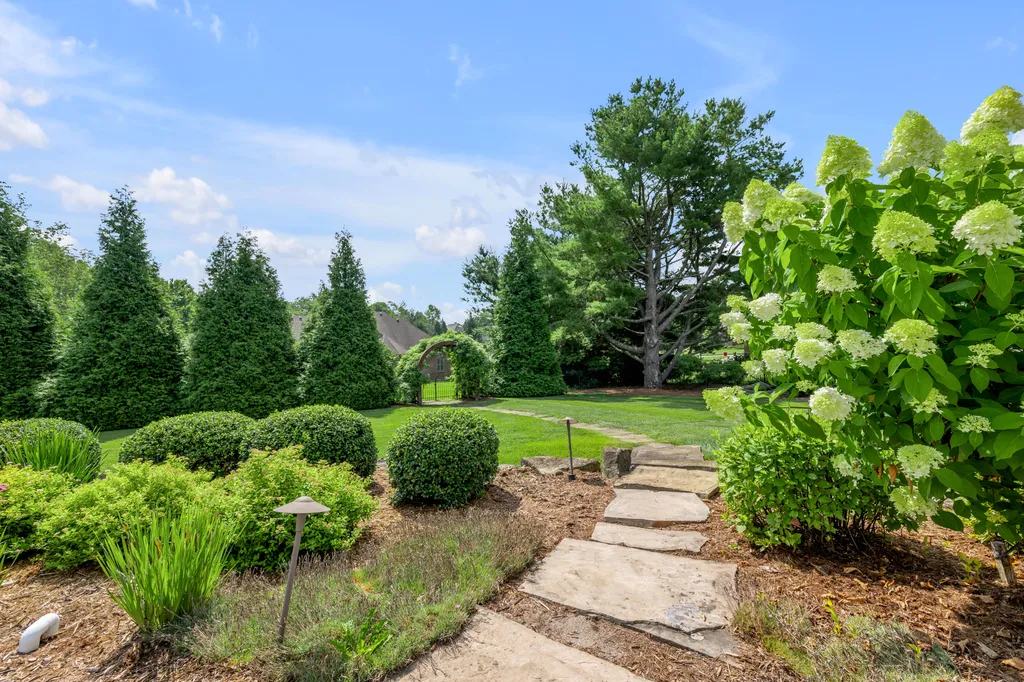 5220 Keene South Elkhorn Road Nicholasville KY 40356