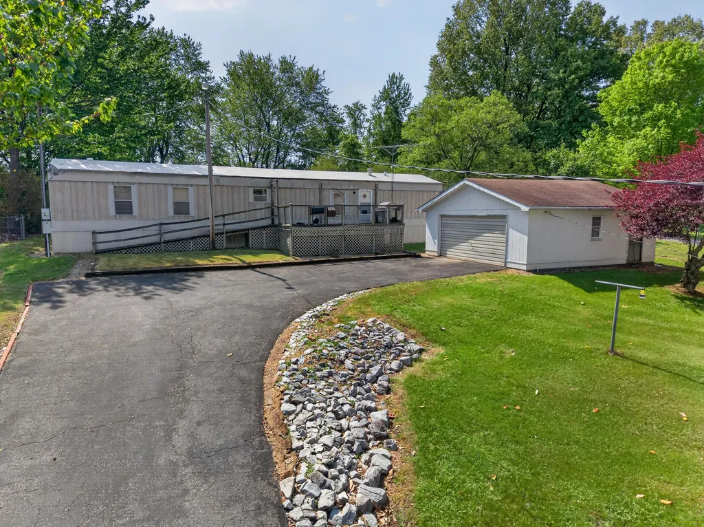 4080 Lovelaceville Road Paducah KY 42001