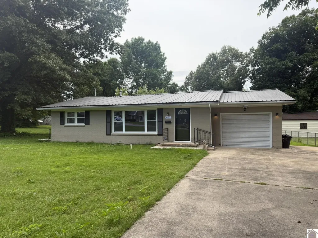 651 Olive Street La Center KY 42056