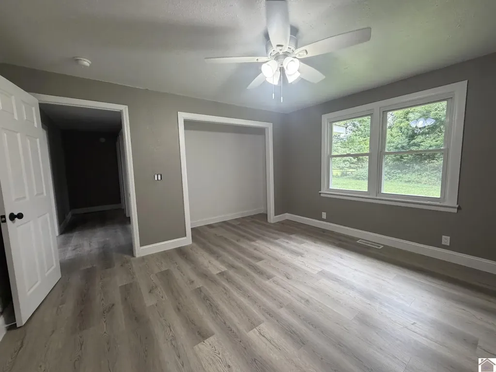 651 Olive Street La Center KY 42056