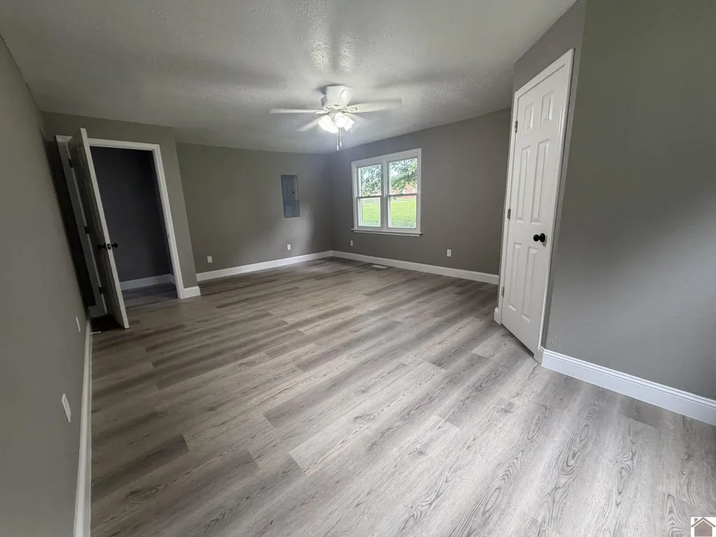 651 Olive Street La Center KY 42056