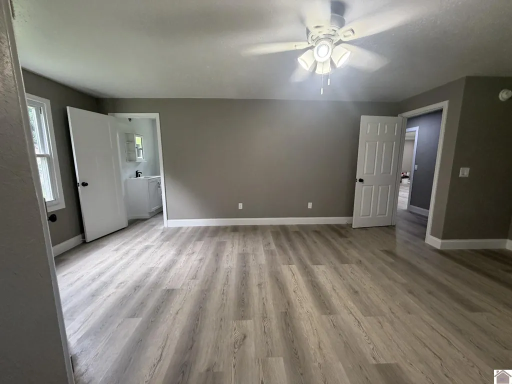 651 Olive Street La Center KY 42056