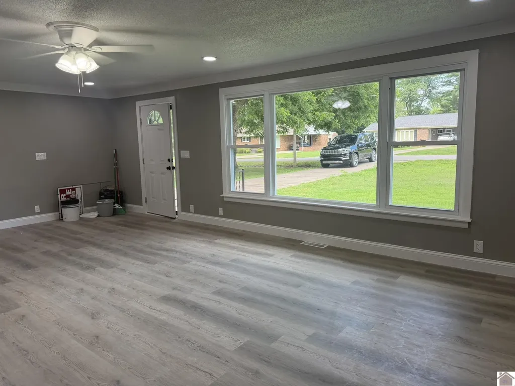 651 Olive Street La Center KY 42056