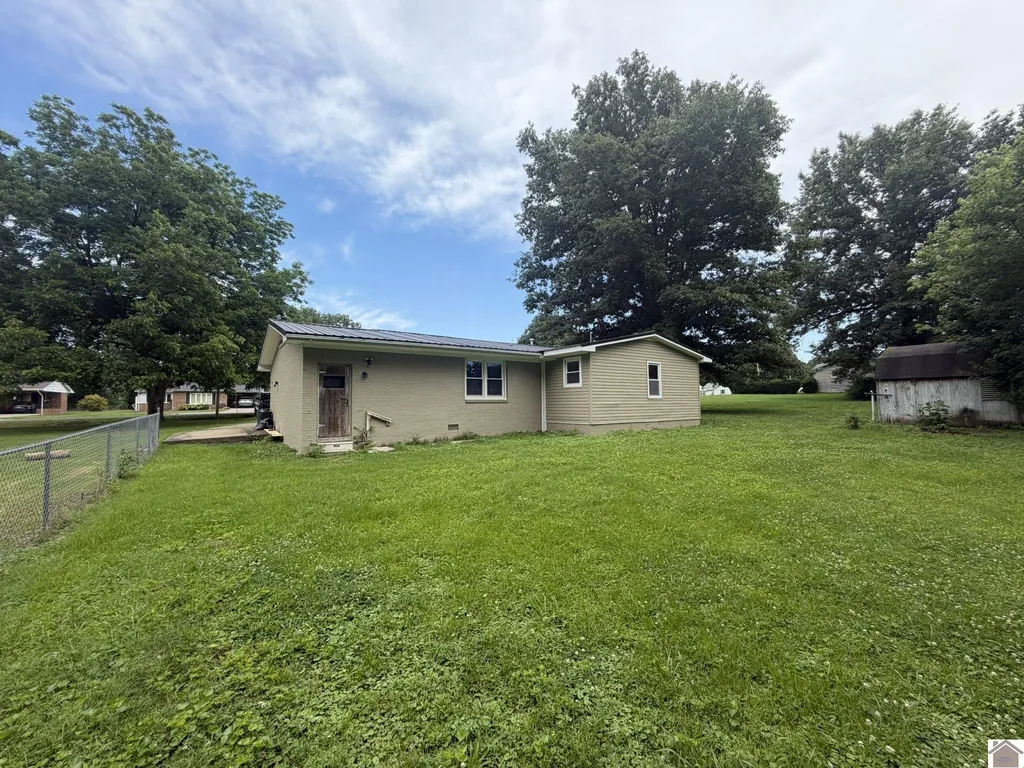 651 Olive Street La Center KY 42056