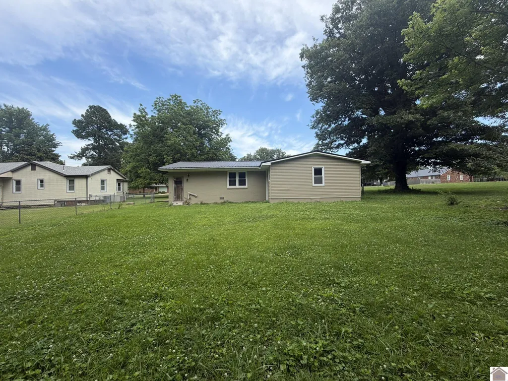 651 Olive Street La Center KY 42056