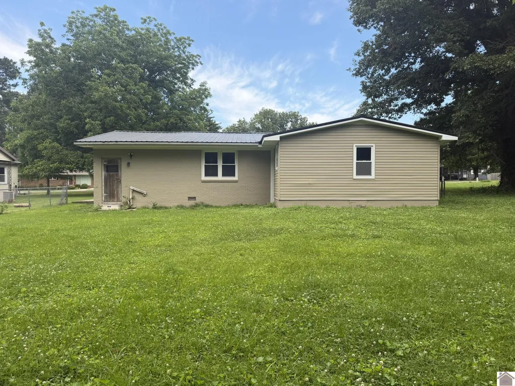 651 Olive Street La Center KY 42056