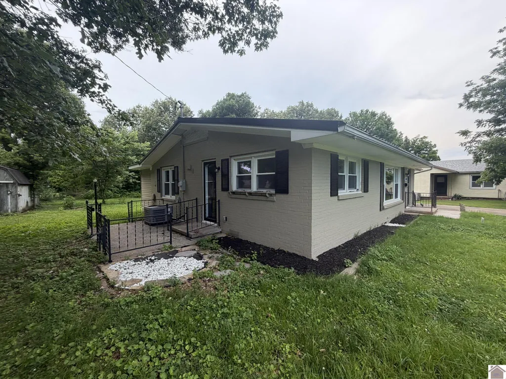 651 Olive Street La Center KY 42056