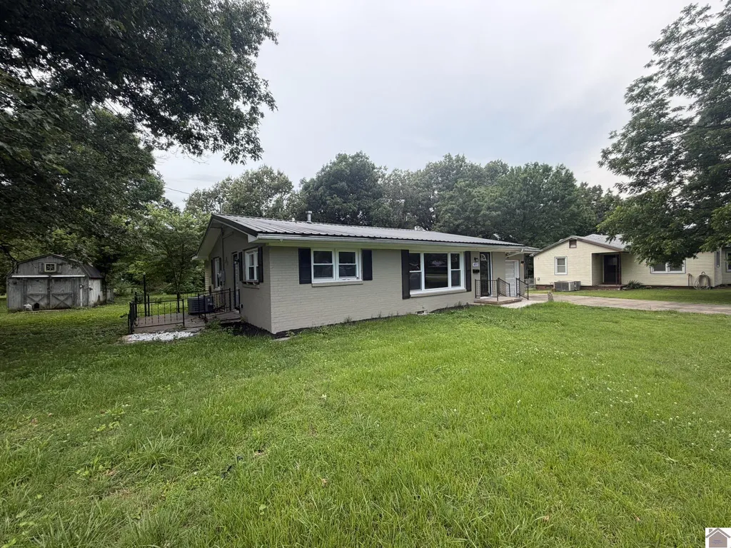 651 Olive Street La Center KY 42056