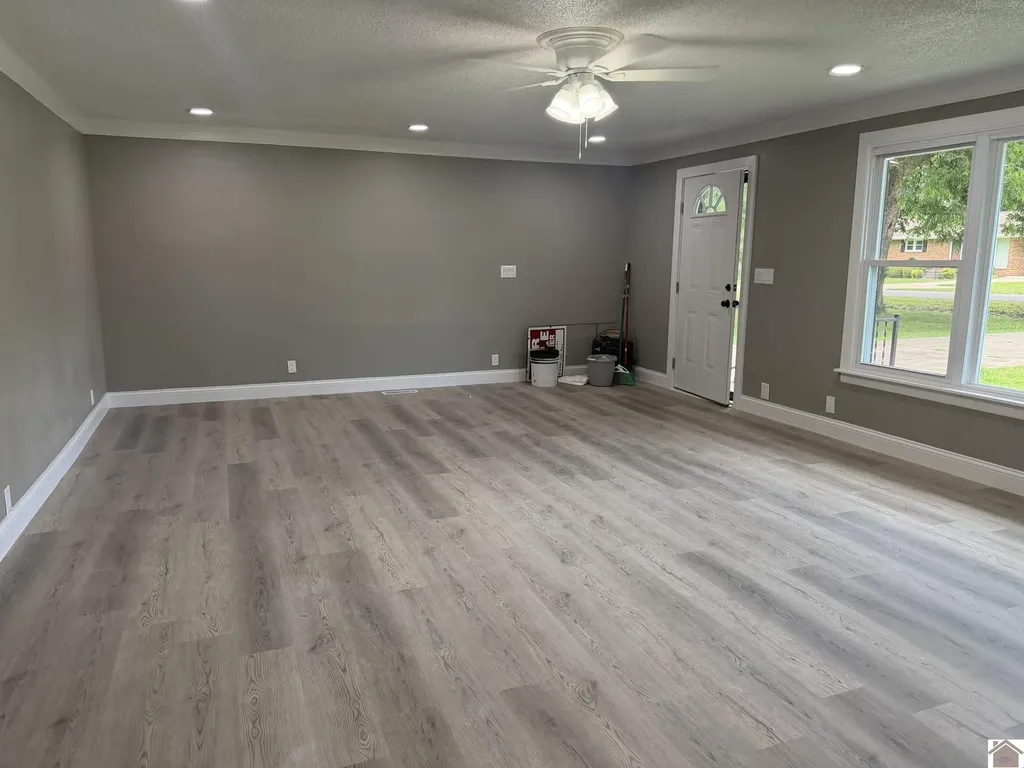 651 Olive Street La Center KY 42056