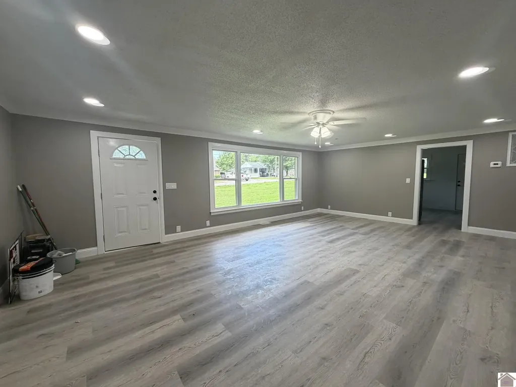 651 Olive Street La Center KY 42056