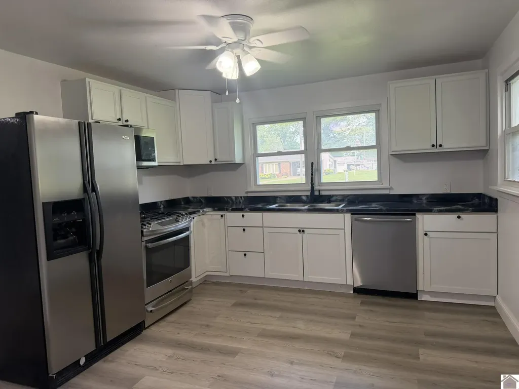 651 Olive Street La Center KY 42056