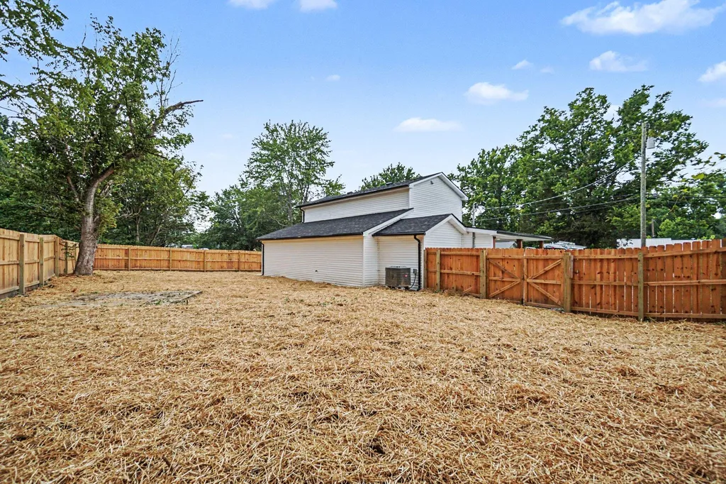 1179 Alton Station Road Lawrenceburg KY 40342