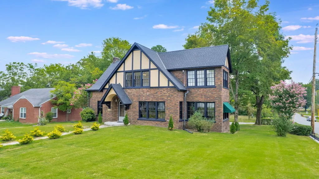 1007 Poplar Street Murray KY 42071