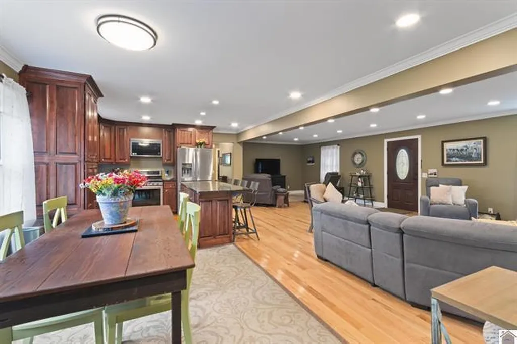 3403 Kentucky 121 Murray KY 42071