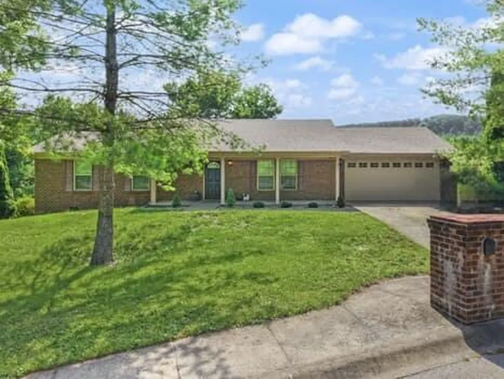 201 Pinecrest Court Berea KY 40403
