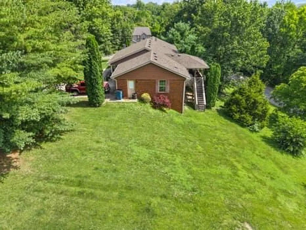201 Pinecrest Court Berea KY 40403