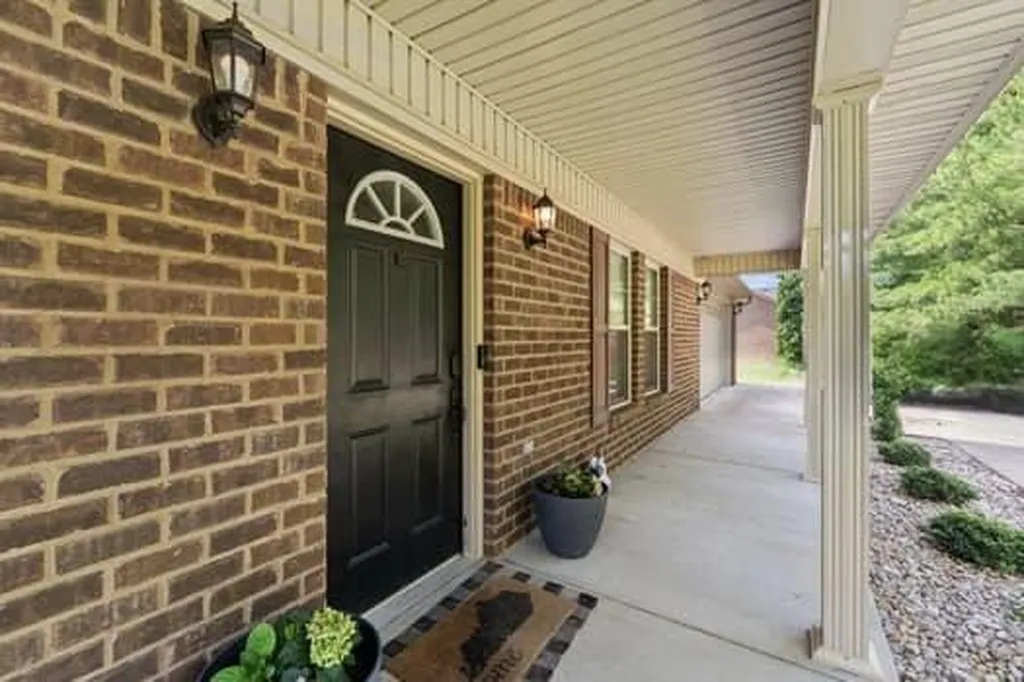 201 Pinecrest Court Berea KY 40403