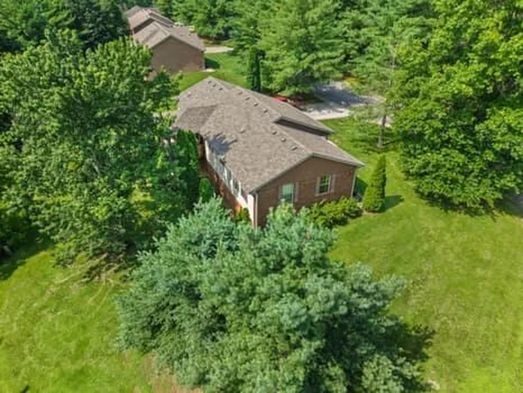 201 Pinecrest Court Berea KY 40403