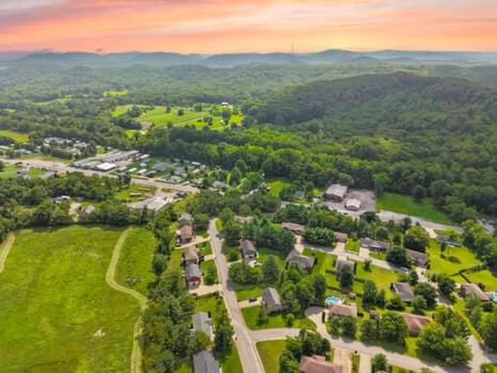 201 Pinecrest Court Berea KY 40403
