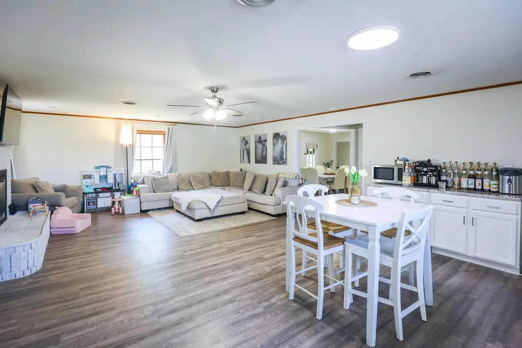 1763 Dogtown Road Benton KY 42025