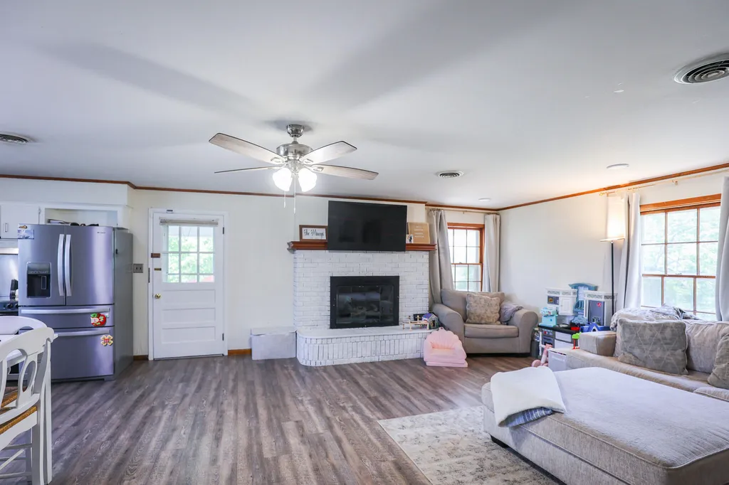 1763 Dogtown Road Benton KY 42025