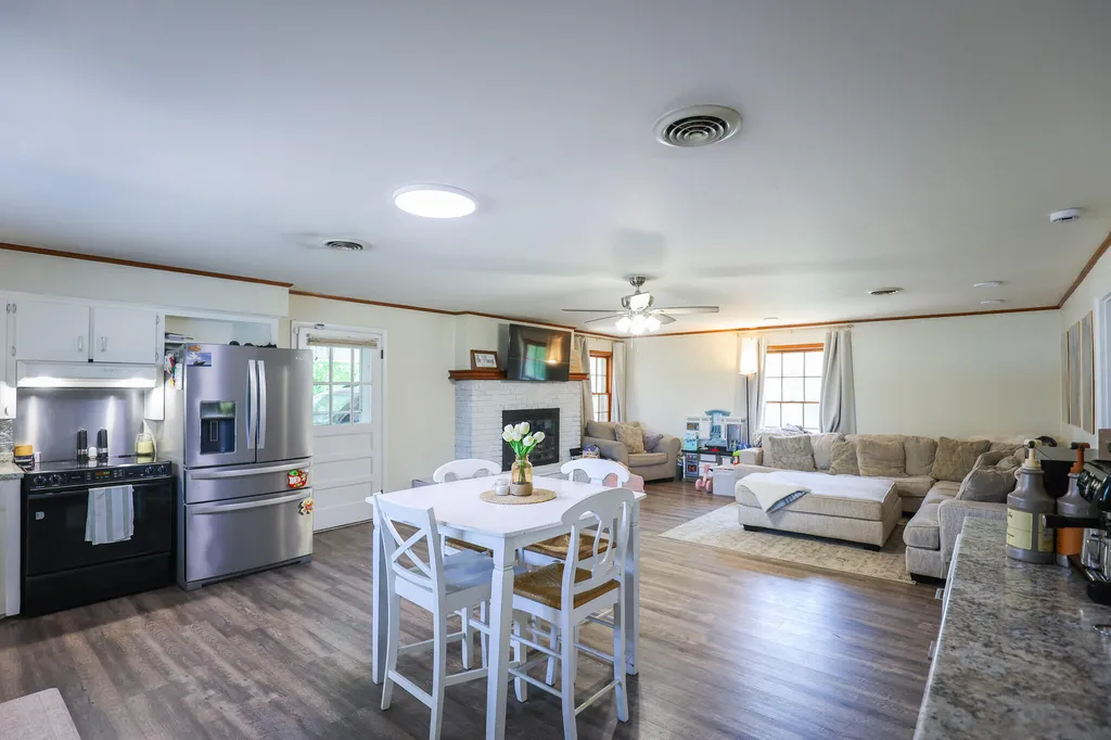 1763 Dogtown Road Benton KY 42025