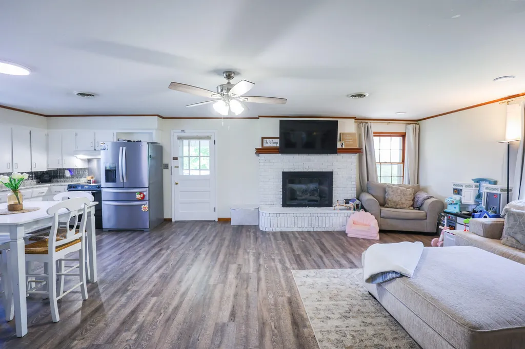 1763 Dogtown Road Benton KY 42025