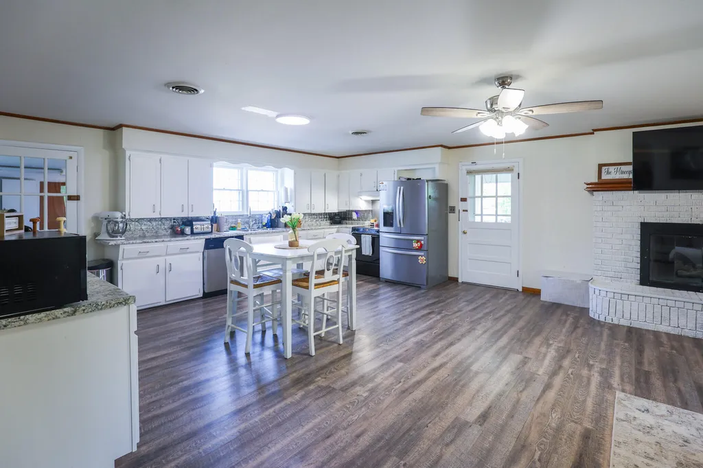 1763 Dogtown Road Benton KY 42025
