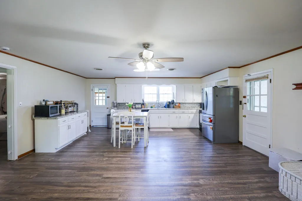 1763 Dogtown Road Benton KY 42025