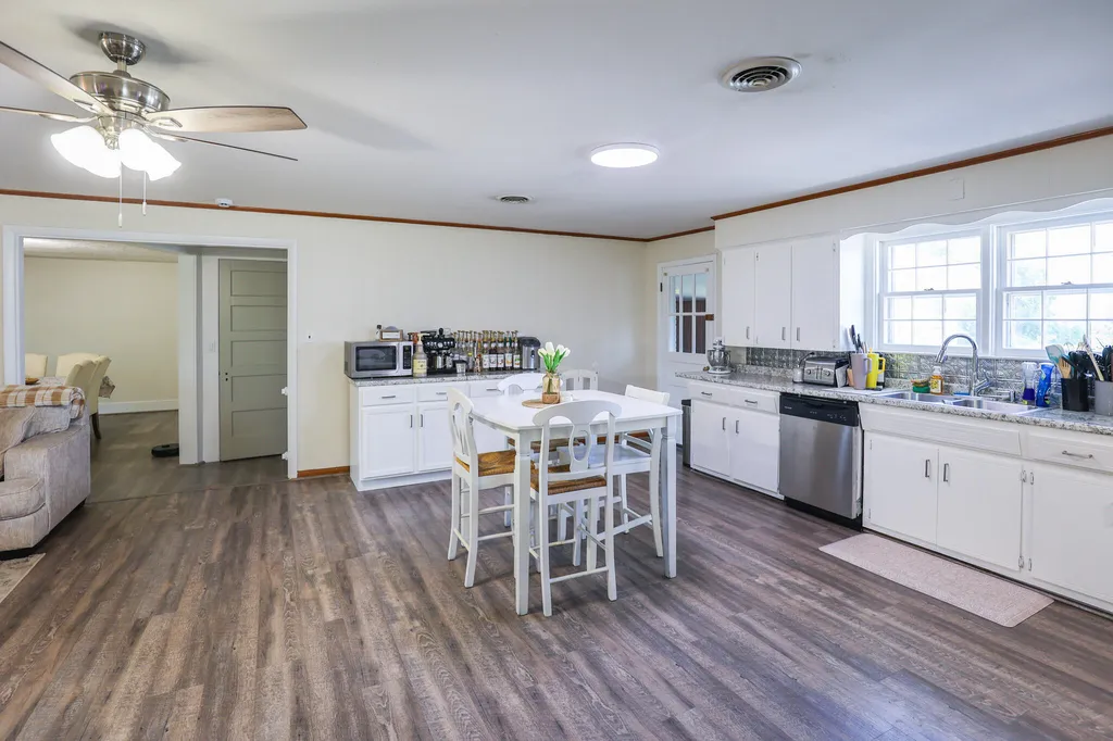 1763 Dogtown Road Benton KY 42025