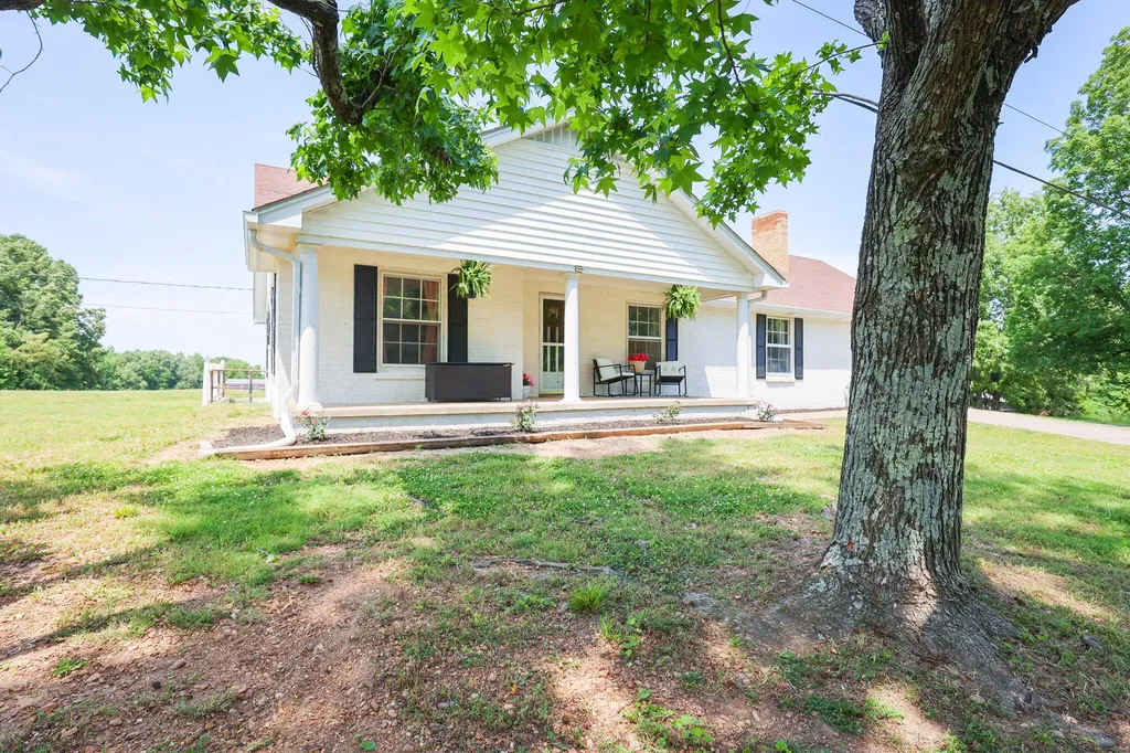 1763 Dogtown Road Benton KY 42025