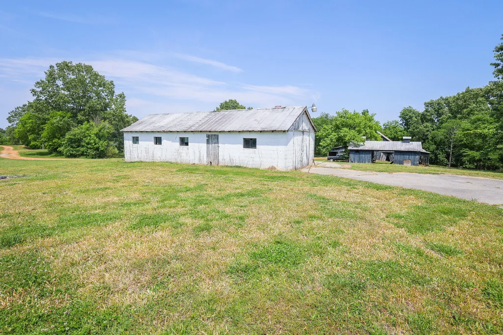 1763 Dogtown Road Benton KY 42025