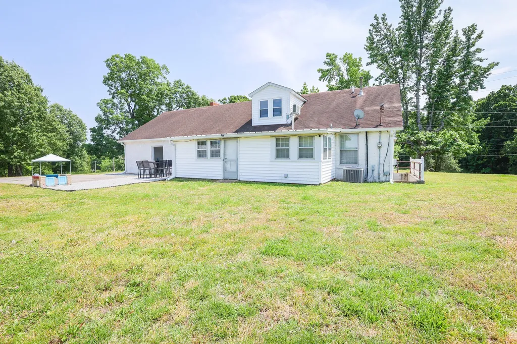1763 Dogtown Road Benton KY 42025