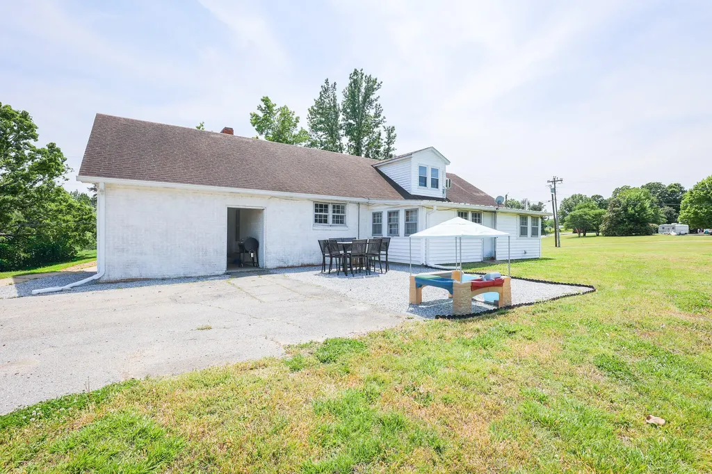 1763 Dogtown Road Benton KY 42025
