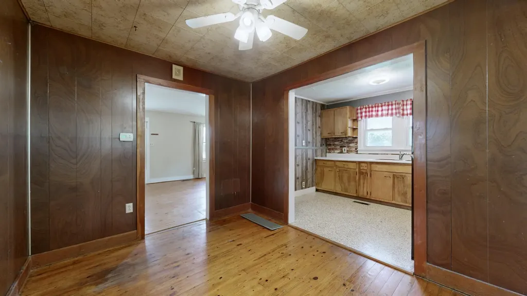 1691 Old Frankfort Road Lawrenceburg KY 40342